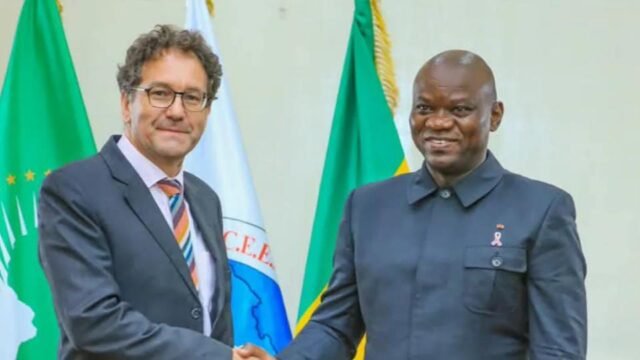 Transformation du Manganèse: OLIGUI NGUEMA échange avec Fabrice MAURIÈS